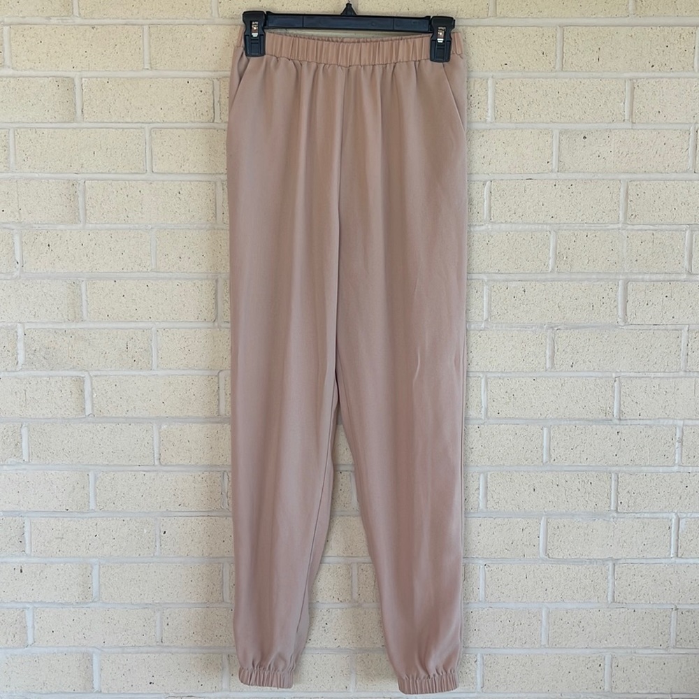 Women’s elastic waist cuffed dusty pink trousers